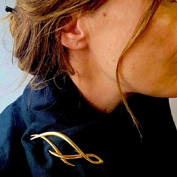 Vintage Gold Tone Art Deco Style Brooch - Picture 6 of 6